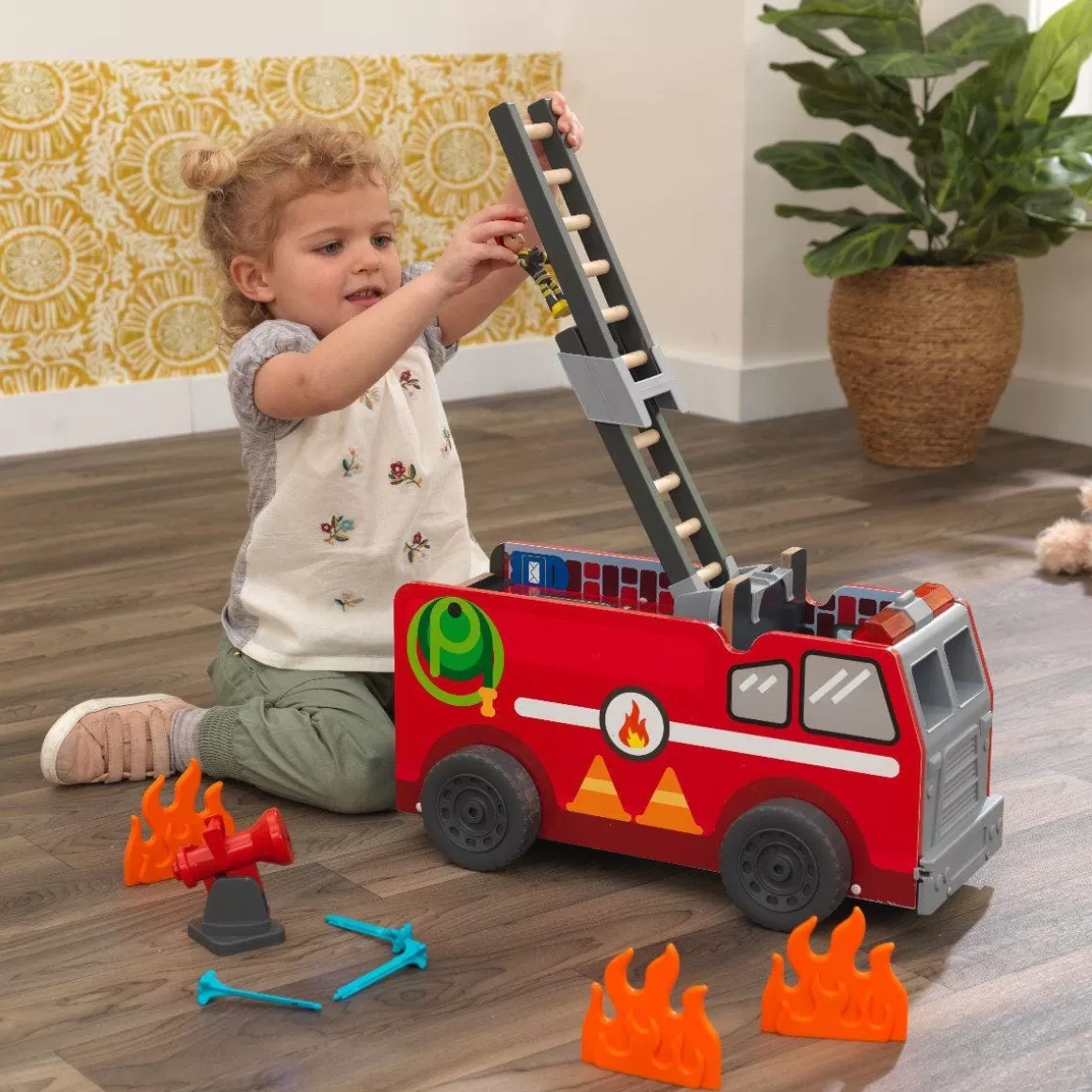 Store KidKraft Adventure Bound™: 2-In-1 Transforming Fire Truck Play Set