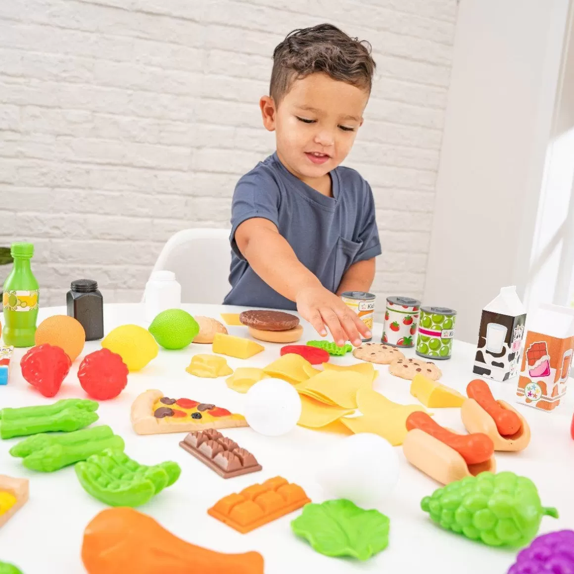 Cheap KidKraft Deluxe Tasty Treats Pretend Play Food