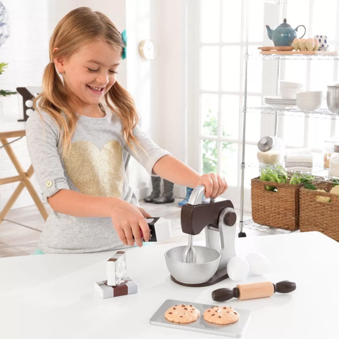 New KidKraft Espresso Baking Set