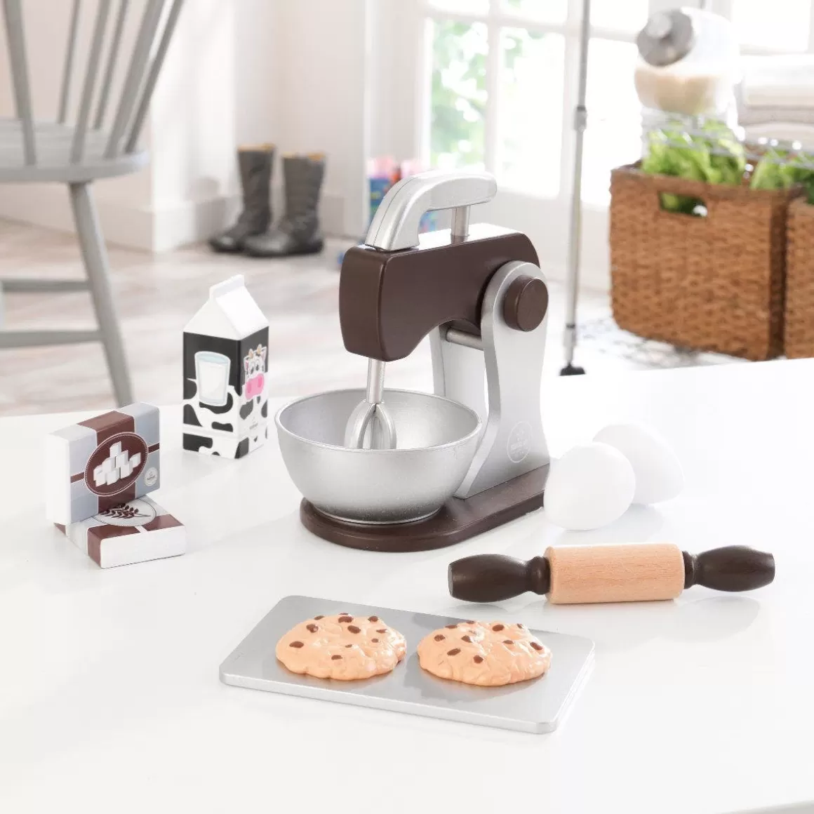 New KidKraft Espresso Baking Set