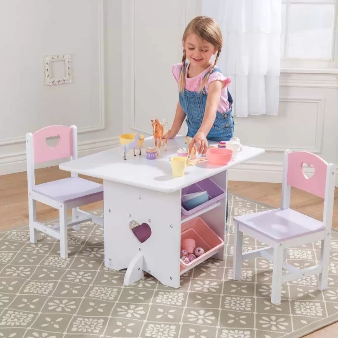 New KidKraft Heart Table & Chair Set