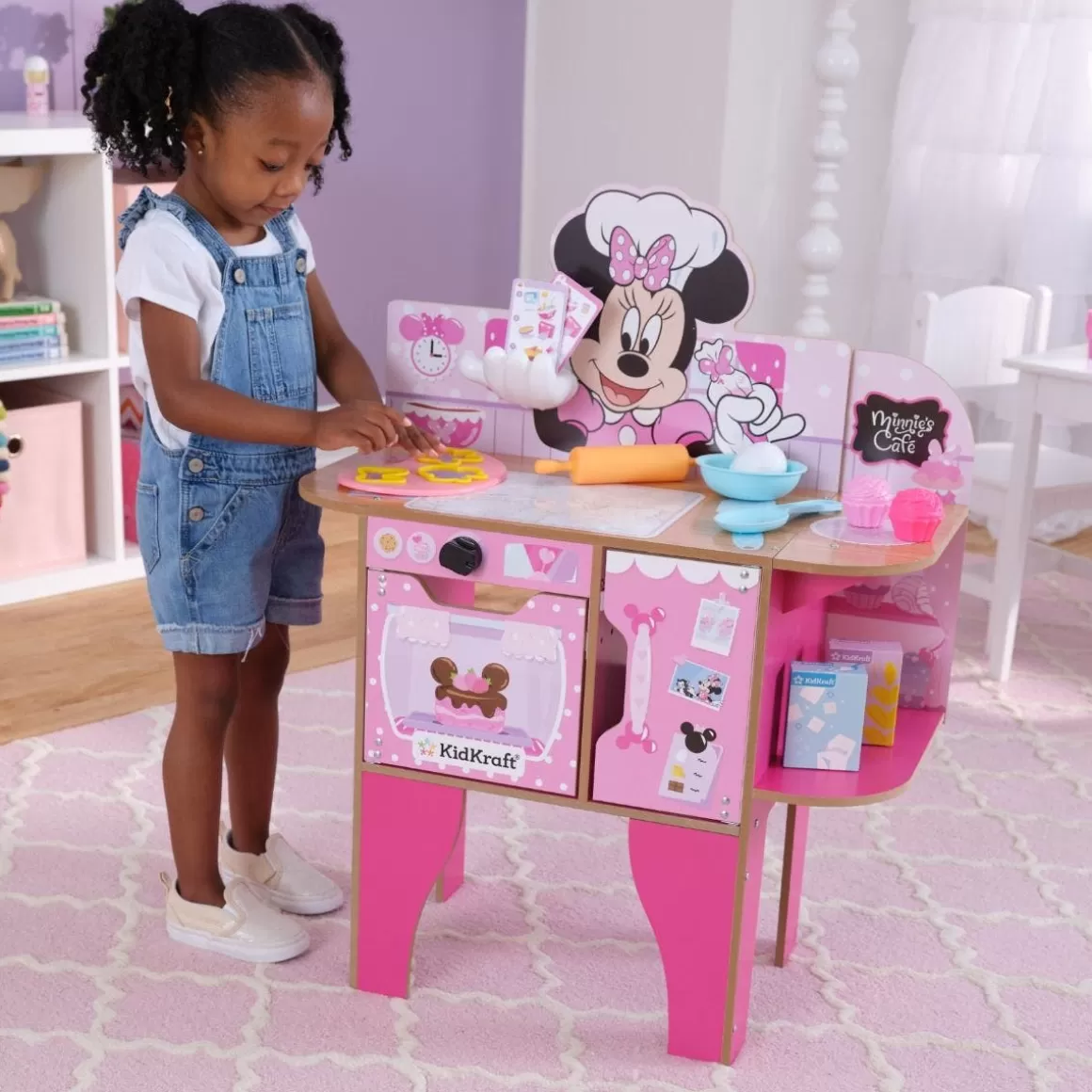 Sale KidKraft Minnie Mouse Bakery & Cafe