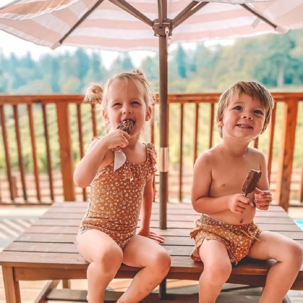 Flash Sale KidKraft Outdoor Table & Bench Set With Cushions & Umbrella - Oatmeal & White Stripes