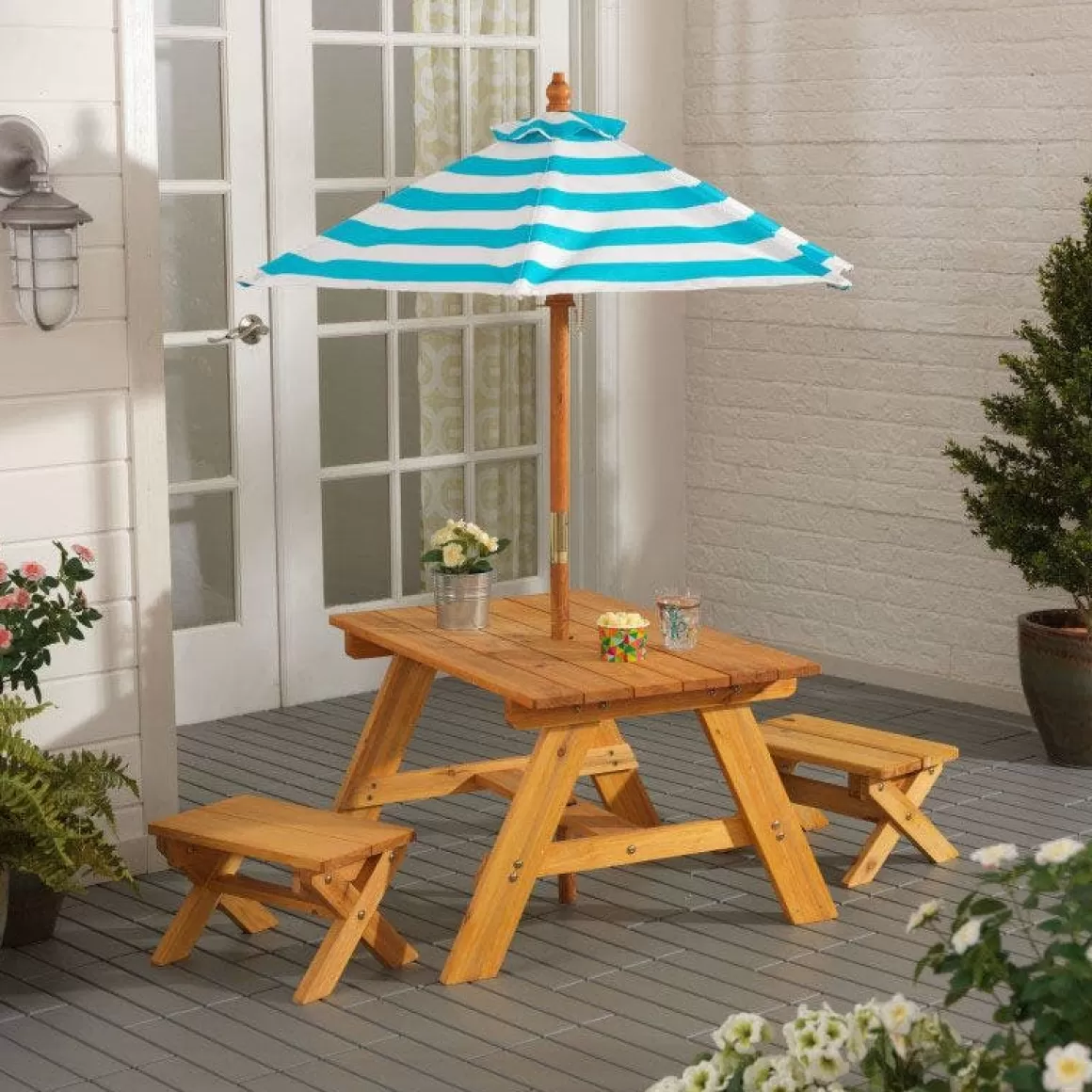 Outlet KidKraft Outdoor Table With Benches & Umbrella