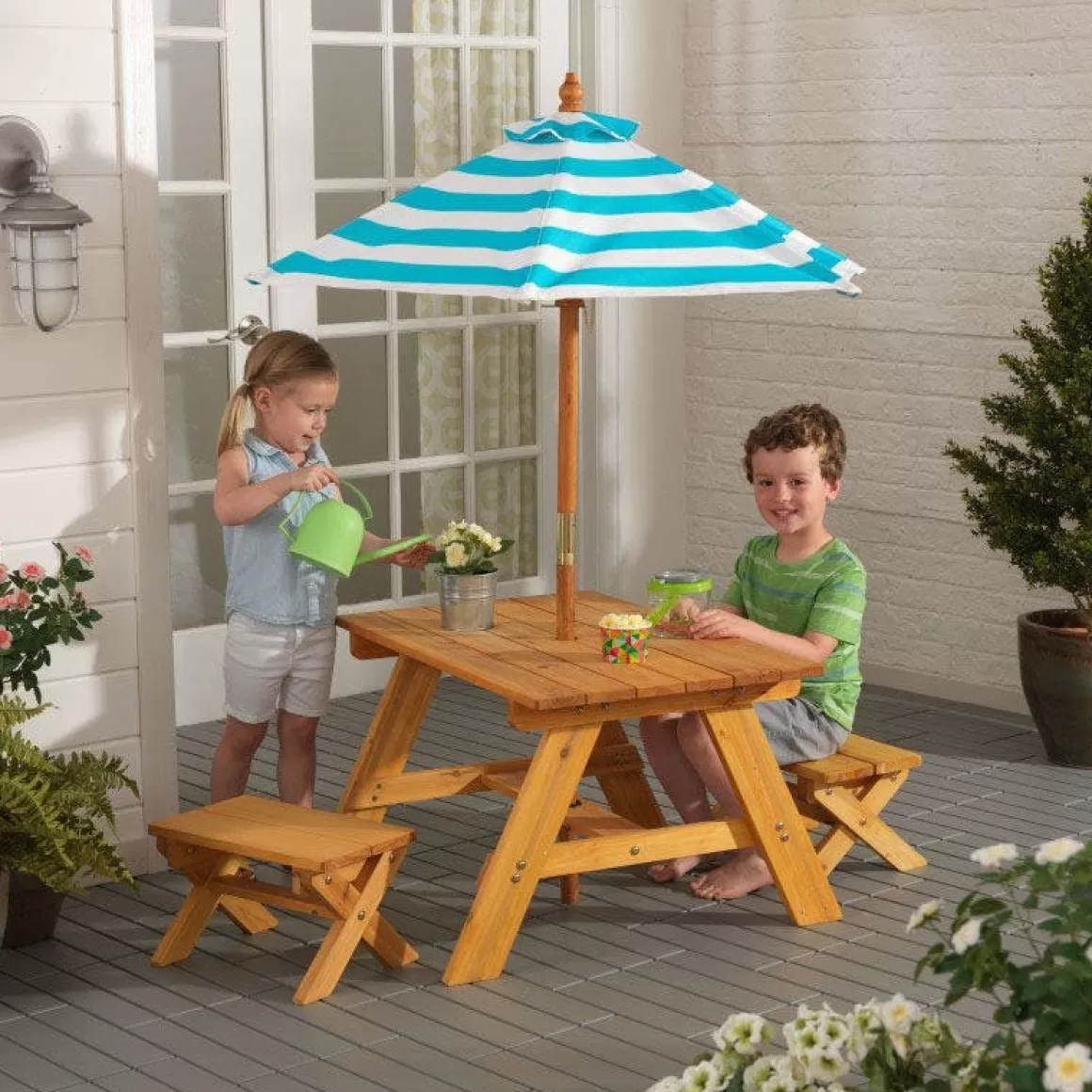 Outlet KidKraft Outdoor Table With Benches & Umbrella