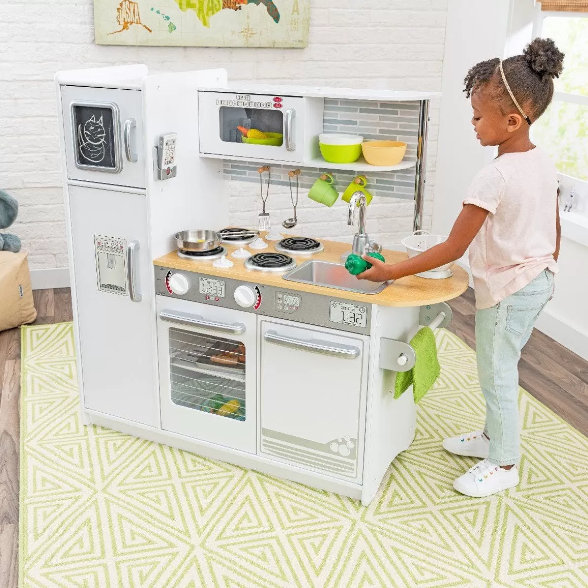 New KidKraft Uptown White Play Kitchen